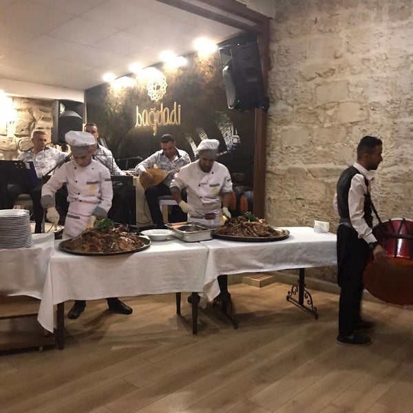 Photo prise au Bağdadi Restoran par Aynur Y. le10/18/2019