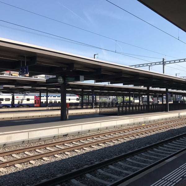 Foto tomada en Bahnhof Oerlikon  por Bernhard H. el 7/25/2019