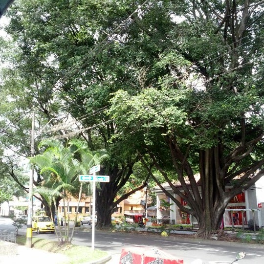 Photos at Avenida Nutibara - Laureles - Medellín, Antioquia