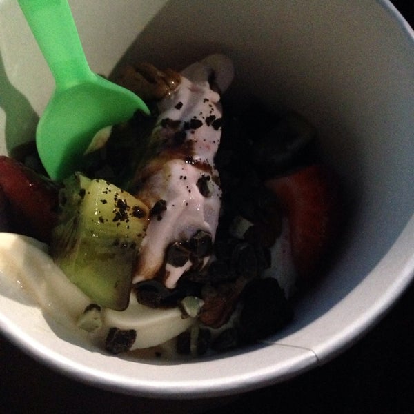 Photo taken at Yogurt Zone by Diana S. on 8/26/2014