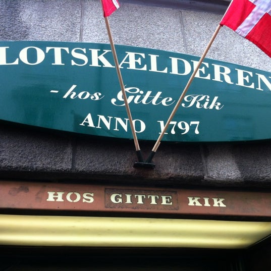 Port overliggende pension Slotskælderen - Hos Gitte Kik - Indre By - København K, Region Hovedstaden Port overliggende pension Slotskælderen - Hos Gitte Kik - Indre By - København K, Region Hovedstaden