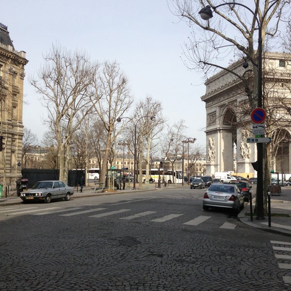 รูปภาพถ่ายที่ Hôtel de Sevigne โดย Tatiana V. เมื่อ 3/15/2013