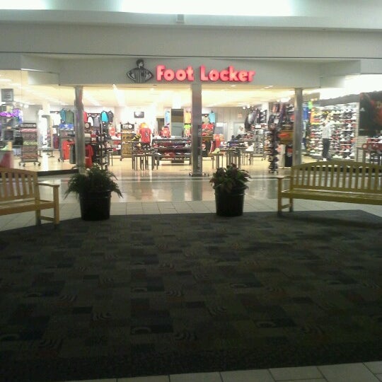 Kids Foot Locker - Far Eastside - 0 tips