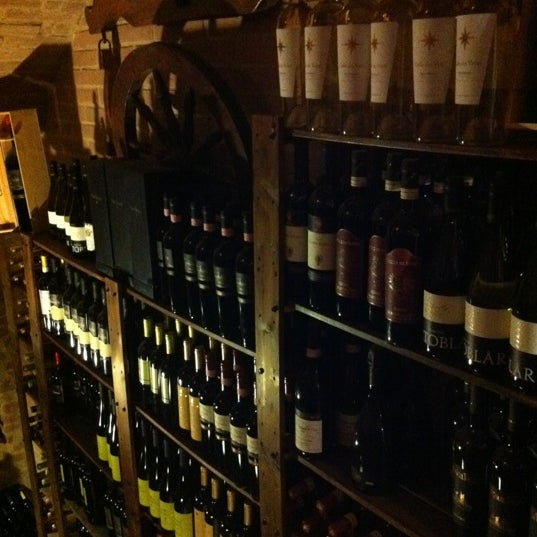 Foto diambil di Zest Ristorante &amp; Wine bar oleh Vera P. pada 9/16/2012