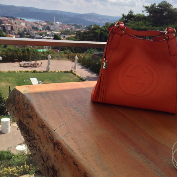Foto diambil di Tarabya Bahçe oleh Denise J. pada 8/24/2015