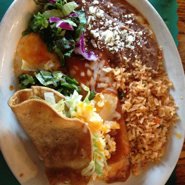 6/28/2013 tarihinde Carmen R.ziyaretçi tarafından Hacienda Casa Blanca Mexican Restaurant and Cantina'de çekilen fotoğraf