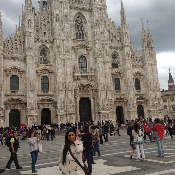 Das Foto wurde bei Piazza del Duomo von Sebnem22 am 5/19/2013 aufgenommen