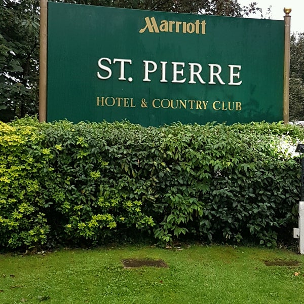 รูปภาพถ่ายที่ St. Pierre Marriott Hotel &amp; Country Club โดย Wayne C. เมื่อ 9/27/2016