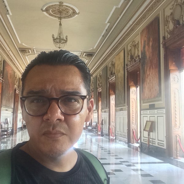 Foto diambil di Palacio Municipal de Mérida oleh Alfred pada 6/4/2019