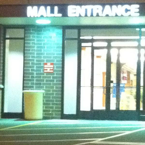 Knollwood Mall Shopping Mall in Saint Louis Park