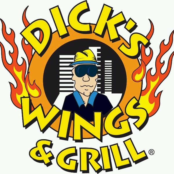 รูปภาพถ่ายที่ Dick&#39;s Wings &amp; Grill โดย David B. เมื่อ 1/20/2013