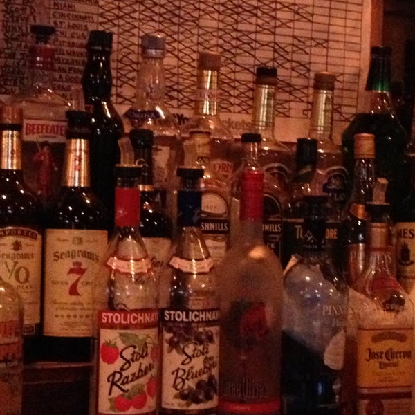 Photo taken at Murphy&#39;s Tavern by Nastasia🌐 on 5/9/2013