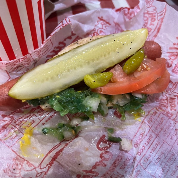 Photo taken at Portillo&#39;s by Erick F. on 9/26/2023