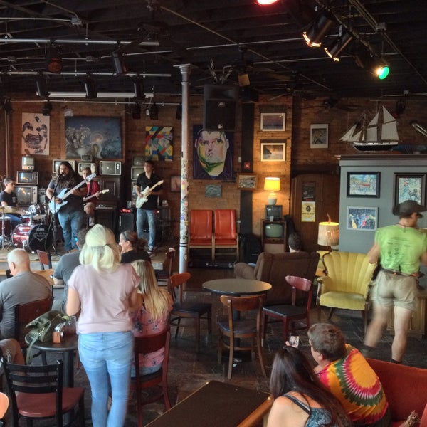 Foto diambil di Boulder Coffee Co Cafe and Lounge oleh John L. pada 9/16/2018