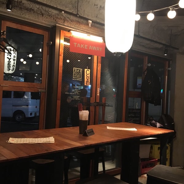 รูปภาพถ่ายที่ Far Yeast Tokyo Craft Beer &amp; Bao โดย Pedro P. เมื่อ 3/16/2019