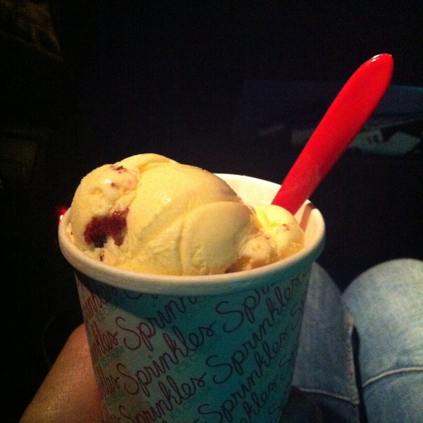 7/3/2013 tarihinde Lziyaretçi tarafından Sprinkles Ice Cream'de çekilen fotoğraf