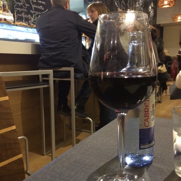 Псков mojo gastro bar. Гастро бар ялта. gastro bar guests батуми. гастро бар оратория тула.