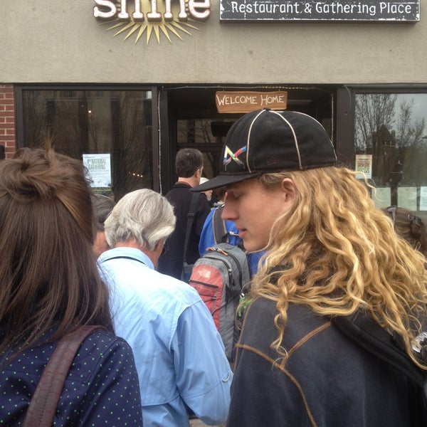 Foto diambil di Shine Restaurant &amp; Gathering Place oleh Douglas L. pada 4/30/2013