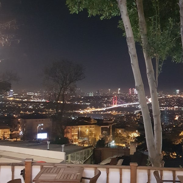 12/7/2017에 Emre U.님이 Beyaz Köşk Çamlıca에서 찍은 사진