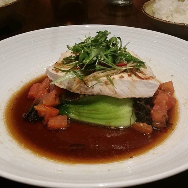 Foto scattata a Japengo Restaurant da Yuri ~. il 10/19/2015