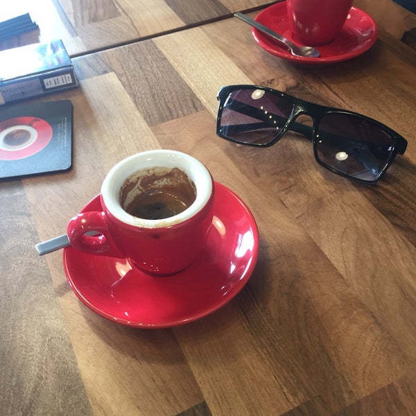 Foto tirada no(a) KAFFÉ Coffee Shop por Salih S. em 4/1/2017
