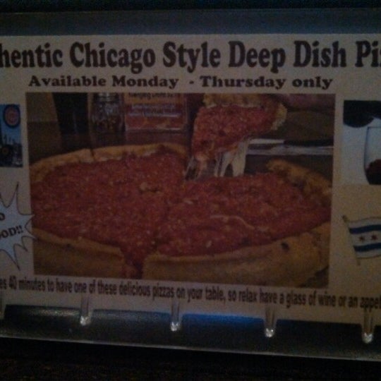 Foto diambil di Full Circle Pizza &amp; Grill oleh Joseph K. pada 12/15/2013