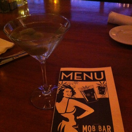 11/2/2012 tarihinde Jennelle M.ziyaretçi tarafından Mob Bar'de çekilen fotoğraf