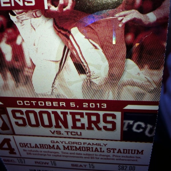 Photos At Oklahoma Memorial Stadium Football Locker Room