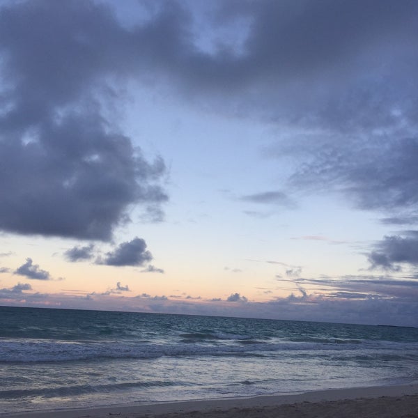 Photos at Kailua Beach (Flagpoles) kailua 5 tips