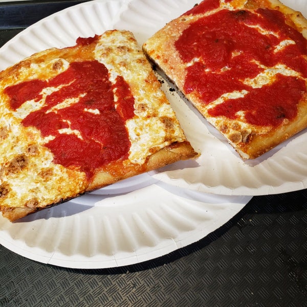 3/15/2019 tarihinde Andrew R.ziyaretçi tarafından Saba&#39;s Pizza'de çekilen fotoğraf