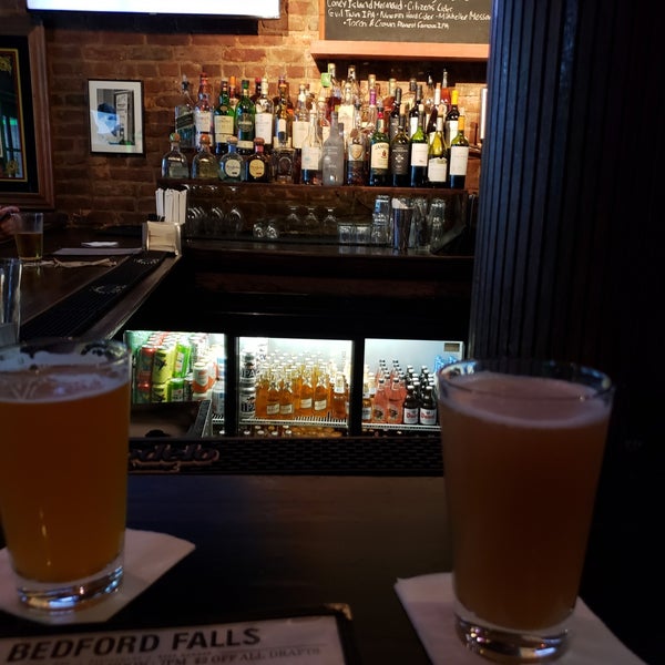 Bedford Falls Bar in Upper East Side