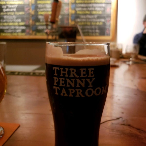 Снимок сделан в Three Penny Taproom пользователем Andrew R. 12/6/2019