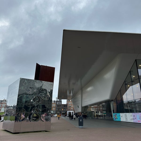 Das Foto wurde bei Stedelijk Museum von Victor D. am 2/11/2024 aufgenommen