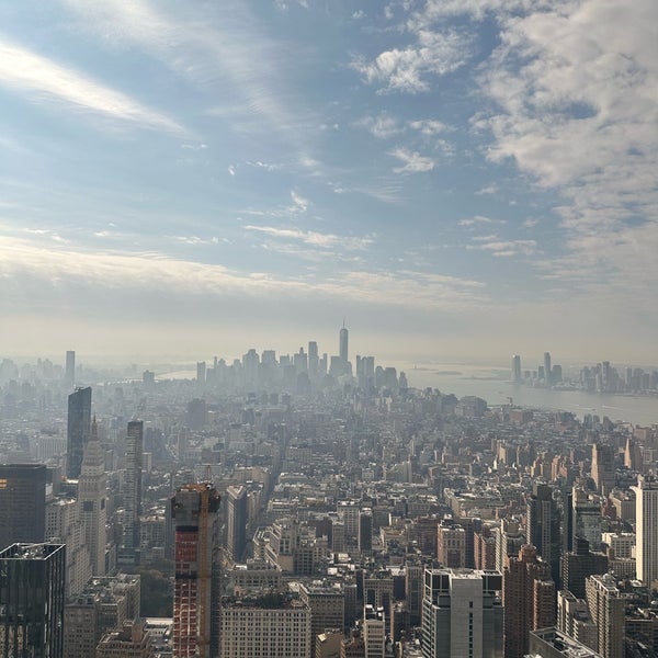 Foto tirada no(a) 86th Floor Observation Deck por Victor D. em 11/10/2023