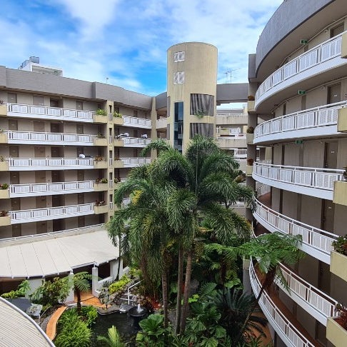 Foto diambil di DoubleTree by Hilton Hotel Cairns oleh W C. pada 1/6/2023