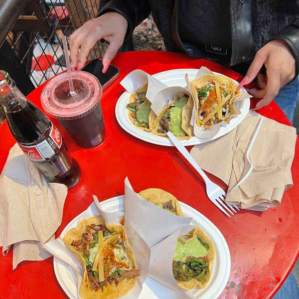 10/2/2022 tarihinde Gene K.ziyaretçi tarafından Los Tacos No. 1'de çekilen fotoğraf