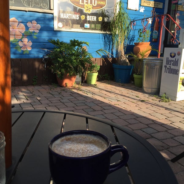 9/30/2015 tarihinde Gayle O.ziyaretçi tarafından Lelu Coffee Lounge'de çekilen fotoğraf