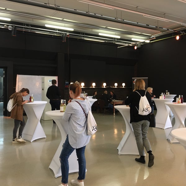 4/21/2017 tarihinde Monika M.ziyaretçi tarafından Tabakfabrik Linz'de çekilen fotoğraf