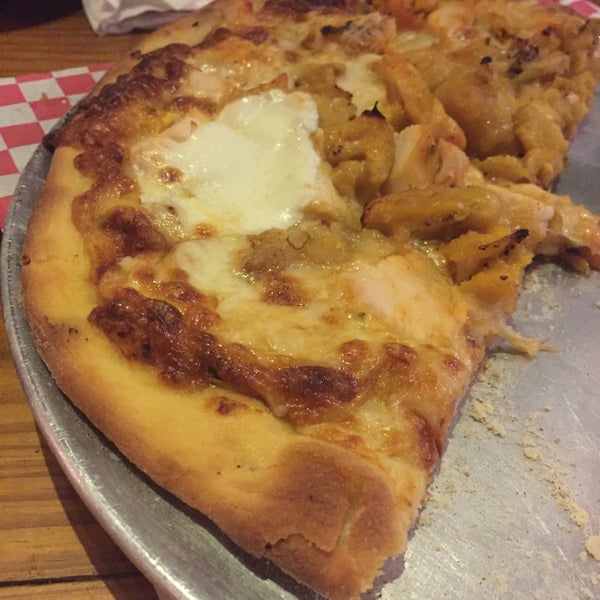 5/26/2015にDon MaktubがMona Lisa: pizza . arte . cervezaで撮った写真