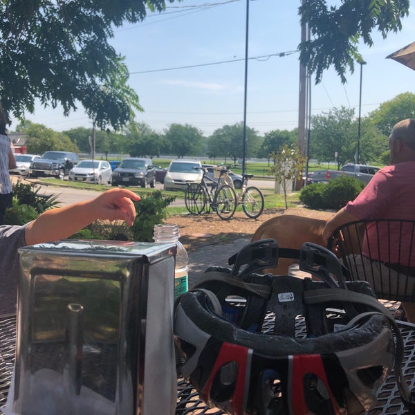8/4/2018 tarihinde Brian E.ziyaretçi tarafından Bike Stop Cafe'de çekilen fotoğraf
