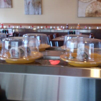 1/24/2013에 Dmitriy I.님이 KiKu Revolving Sushi에서 찍은 사진