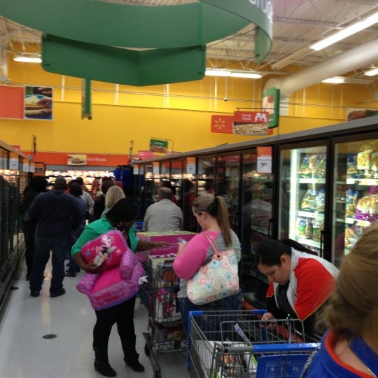 Walmart Supercenter Quincy'de Hipermarket