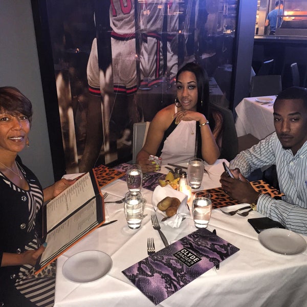 Photo taken at Clyde Frazier&#39;s Wine and Dine by Ric C. on 5/30/2015