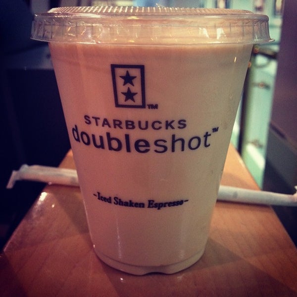 Foto scattata a Starbucks da Fahad A. il 2/27/2014