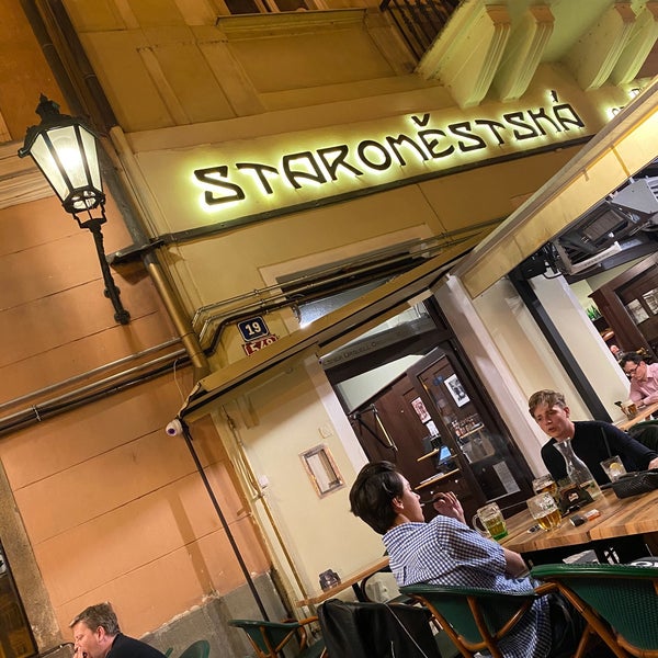 Das Foto wurde bei Pilsner Urquell Original Restaurant Staroměstská von Josef B. am 6/25/2020 aufgenommen