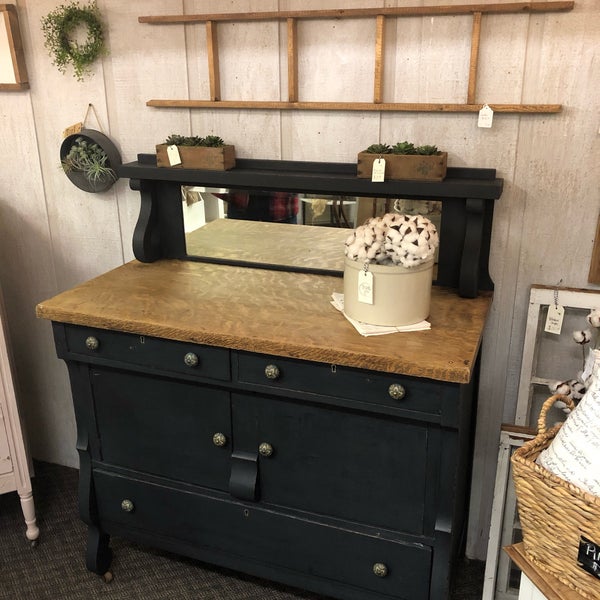 Photos At The Red Door Consignment Allendale Mi
