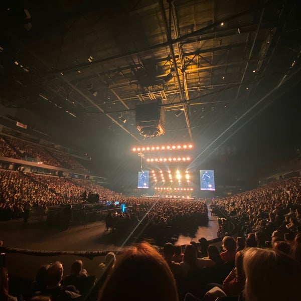 Foto diambil di Van Andel Arena oleh Christopher V. pada 4/28/2022