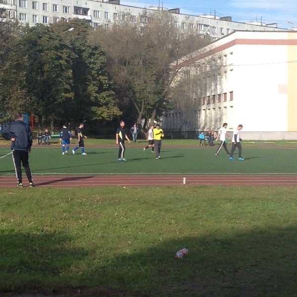 Футбольное поле Чертаново
