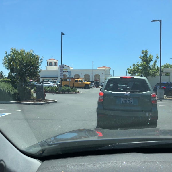 Photo taken at In-N-Out Burger by Marc G. on 7/12/2020