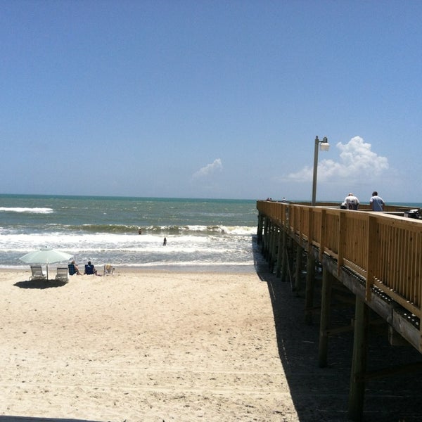 Molly's Beachside Bar & Grill at the DoubleTree by Hilton Pier 2717 W